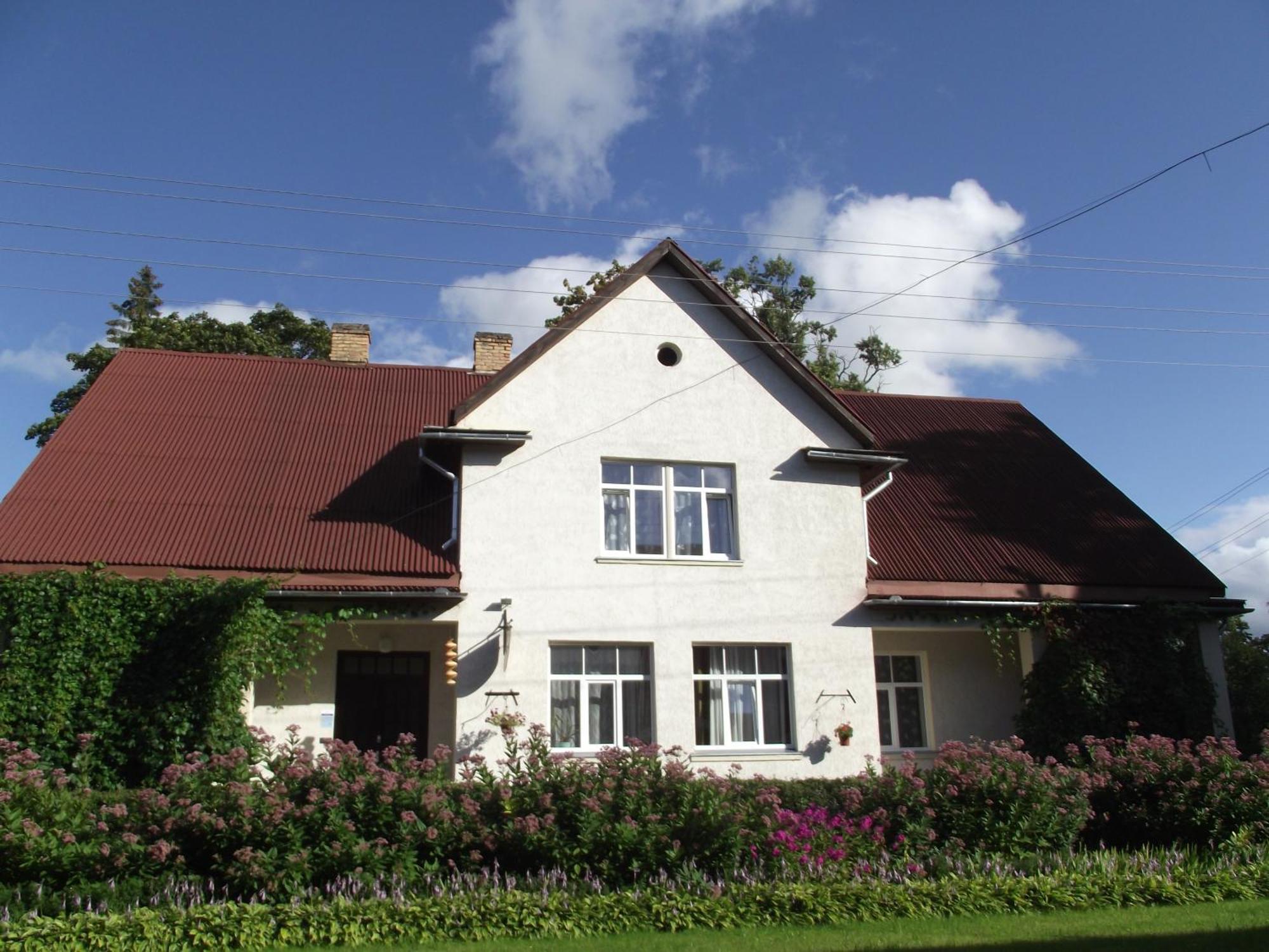 Kalna Ligzda Hotel Smiltene Exterior photo
